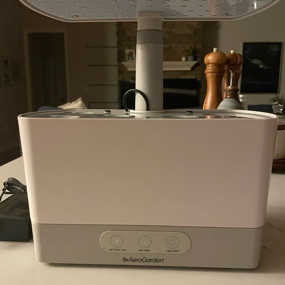 AeroGarden White Indoor Garden System - Picture 1 of 3